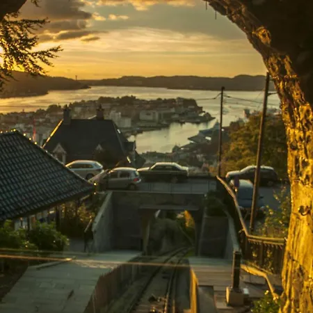 Dinbnb I 400m To Bryggen & Floibanen Funicular I Quiet Neighbourhood ברגן
